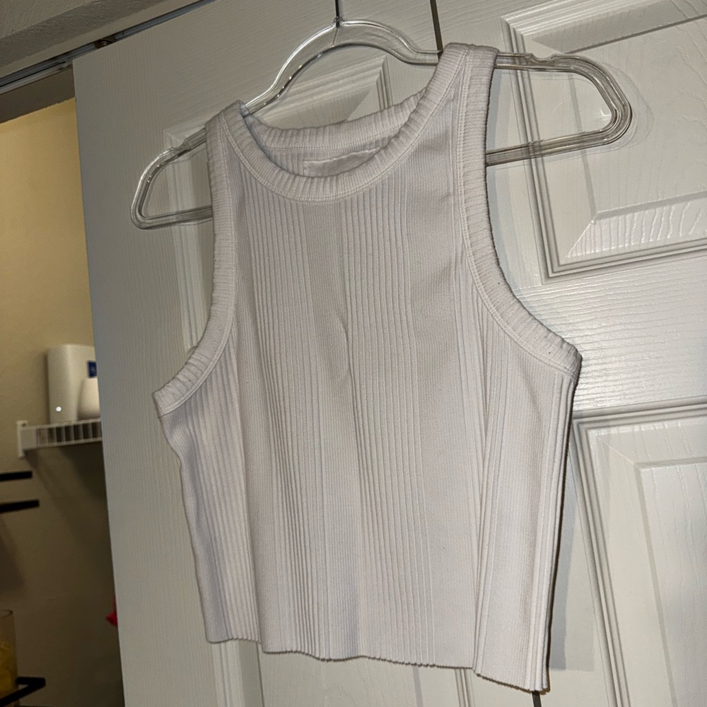 🌺 NEED GONE/MAKE OFFER 🌺 Aerie White Ribbed Crop Tank Top